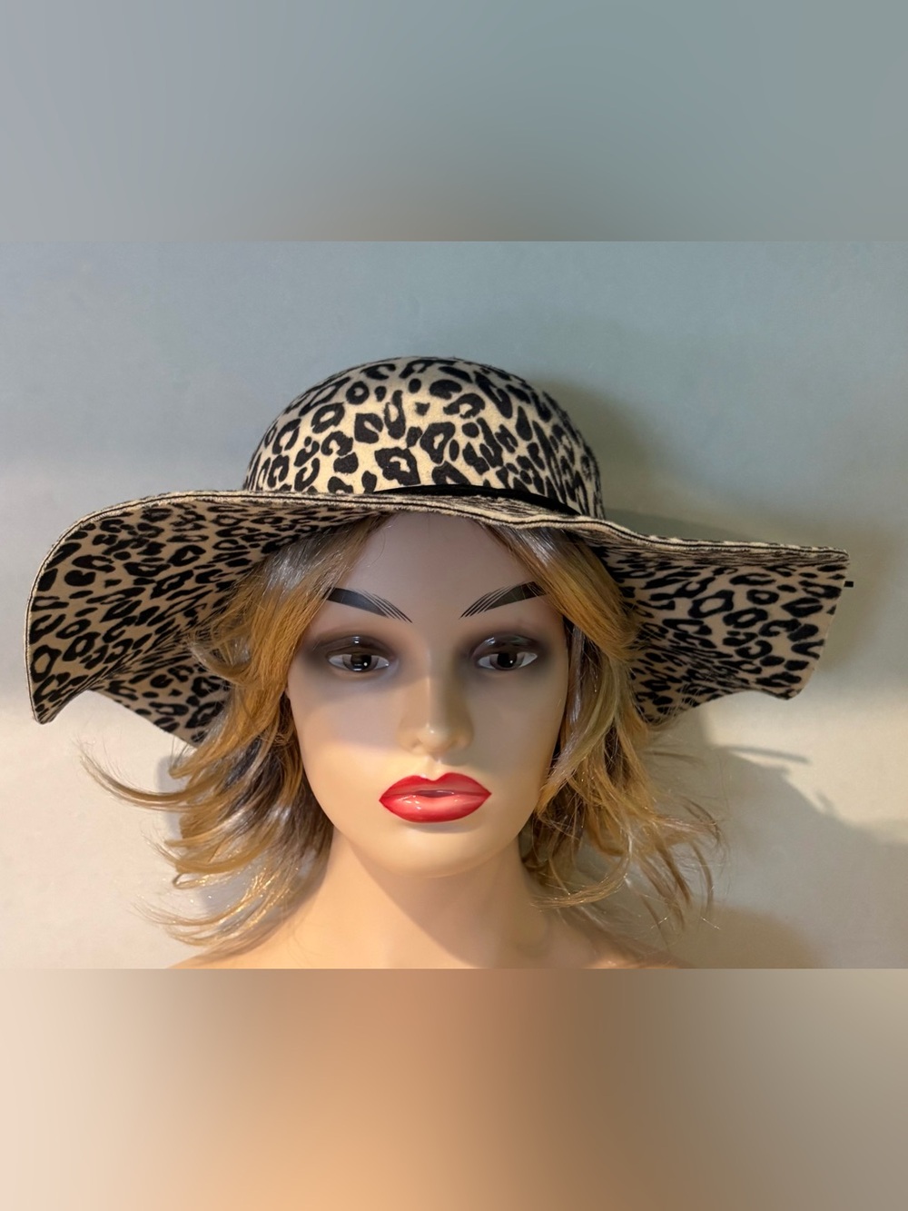 Something Special Leopard Print Wide Brim Sun Hat Polyester Cream and Black - Picture 2 of 8